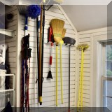 T07. Brooms. 